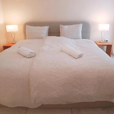 Lakeview Suites *